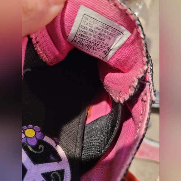 Skechers - 8.5 - Picture 2 of 4